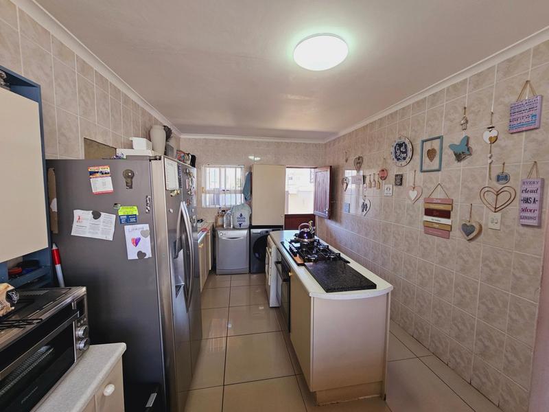 5 Bedroom Property for Sale in Jeffreys Bay Eastern Cape